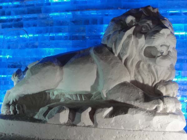 Lion Sculpture in Zhaolin Park